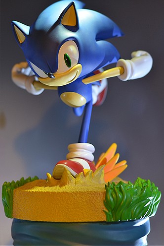 Modern sonic store statue