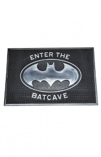 DC Comics: Batman -Felpudo Enter the Batcave