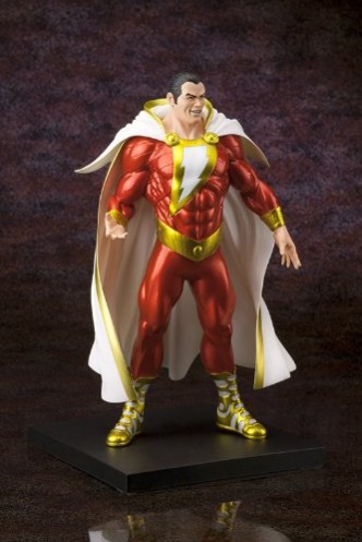 DC Comics Estatua ARTFX+ Shazam NEW 52