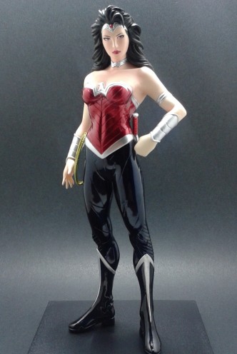 DC Comics ARTFX+ PVC Statue 1/10 Wonder Woman (The New 52) 19 cm