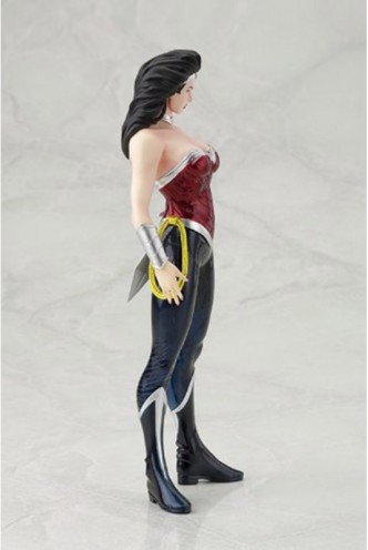 DC Comics ARTFX+ PVC Statue 1/10 Wonder Woman (The New 52) 19 cm