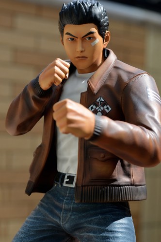 Estatua - Shenmue "Ryo Hazuki" 30,5cm.