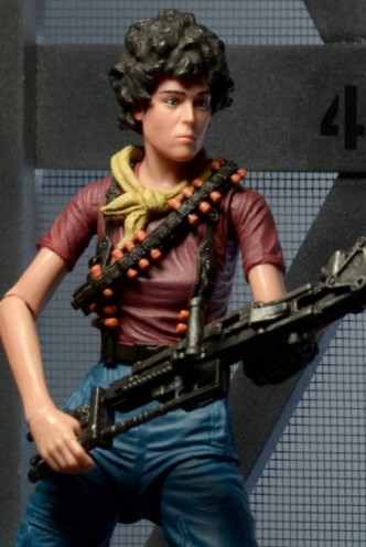 Figura - ALIENS: Space Marine "Lt. Ripley" 18cm.