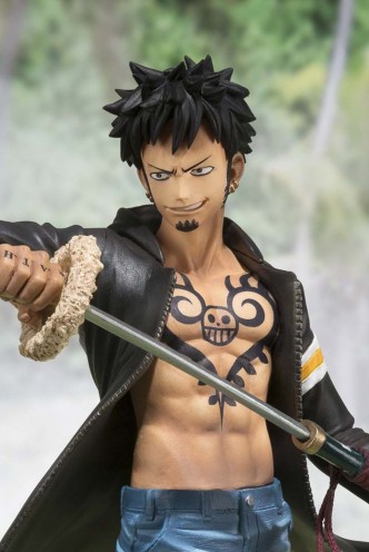 Figure Figuarts ZERO - ONE PIECE "Trafalgar Law" Dressrosa 15cm.