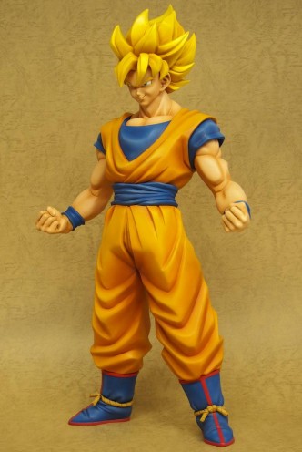 Figura Gigante - Dragon Ball Z "Super Saiyan Goku" X-PLUS 46cm.