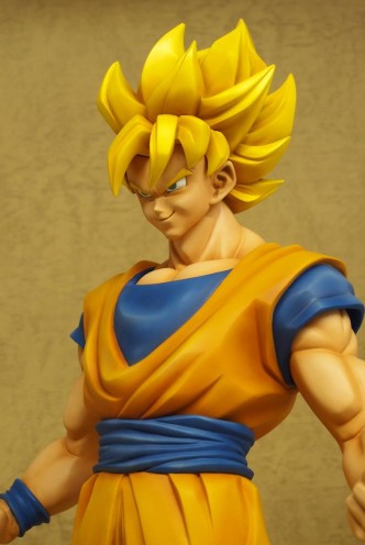 Gigantic Series Son Goku (Super Saiyan) (PVC Figure) 46cm.