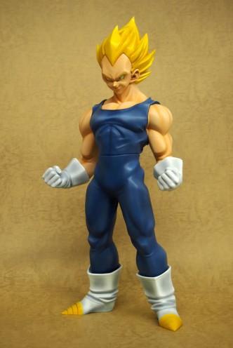 Gigantic Series Dragon Ball Z Vegeta (Super Saiyan) Figure by X-Plus 43cm