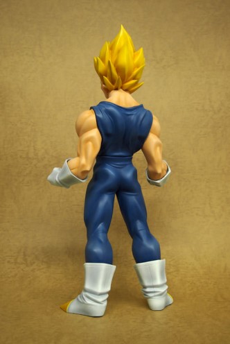 Gigantic Series Dragon Ball Z Vegeta (Super Saiyan) Figure by X-Plus 43cm