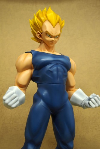 Gigantic Series Dragon Ball Z Vegeta (Super Saiyan) Figure by X-Plus 43cm