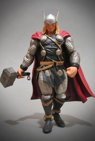 Diamond Select Toys Marvel Select: Thor Action Figure 7"
