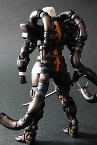 Figura Play Arts Kai - Metal Gear Solid 2 "Solidus Snake" 27cm.