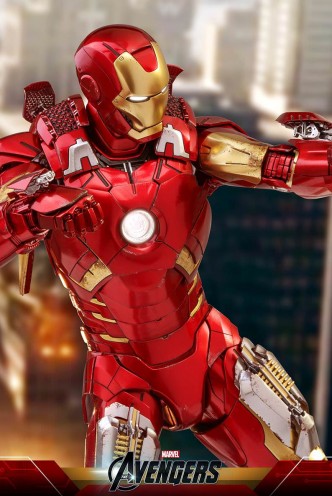 Marvel: Avengers -  Diecast Iron Man Mark VII Hot Toys Figure