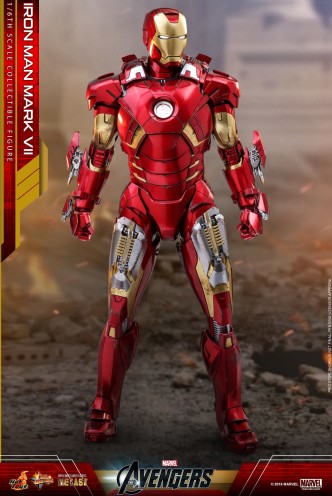 Marvel: Avengers -  Diecast Iron Man Mark VII Hot Toys Figure