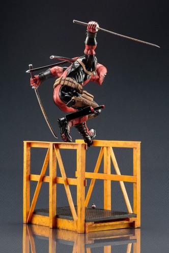 Super Deadpool ART FX+ Estatua 