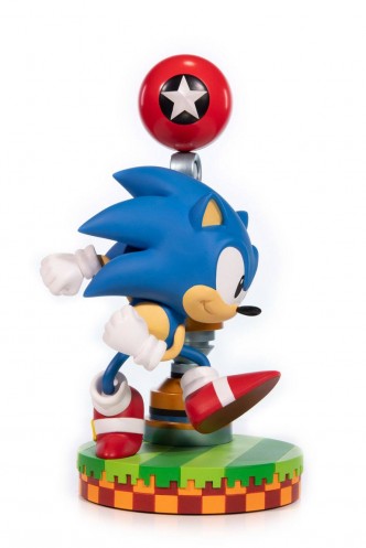 Sonic the Hedgehog Sonic Statue