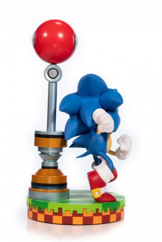 Sonic the Hedgehog Sonic Statue