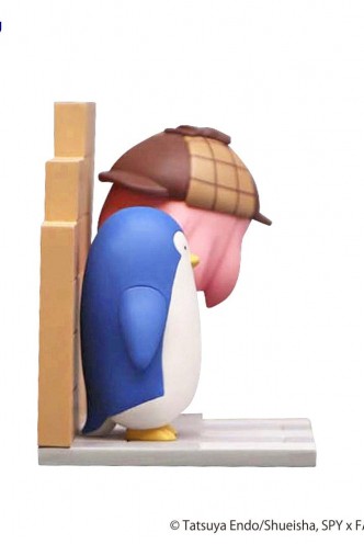 Spy x Family - Anya & Pinguin Hold Figure