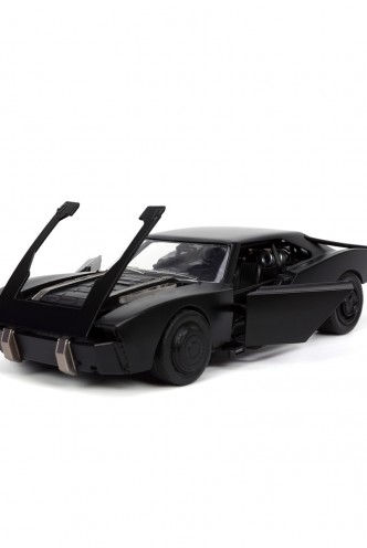 The Batman  - The Batman 2022 1:24 Batmobile + Figure 