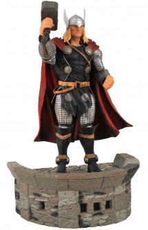 Diamond Select Toys Marvel Select: Thor Action Figure 7"